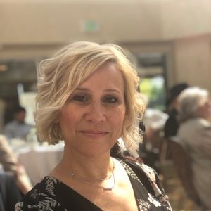 Meet your Posher, Lori